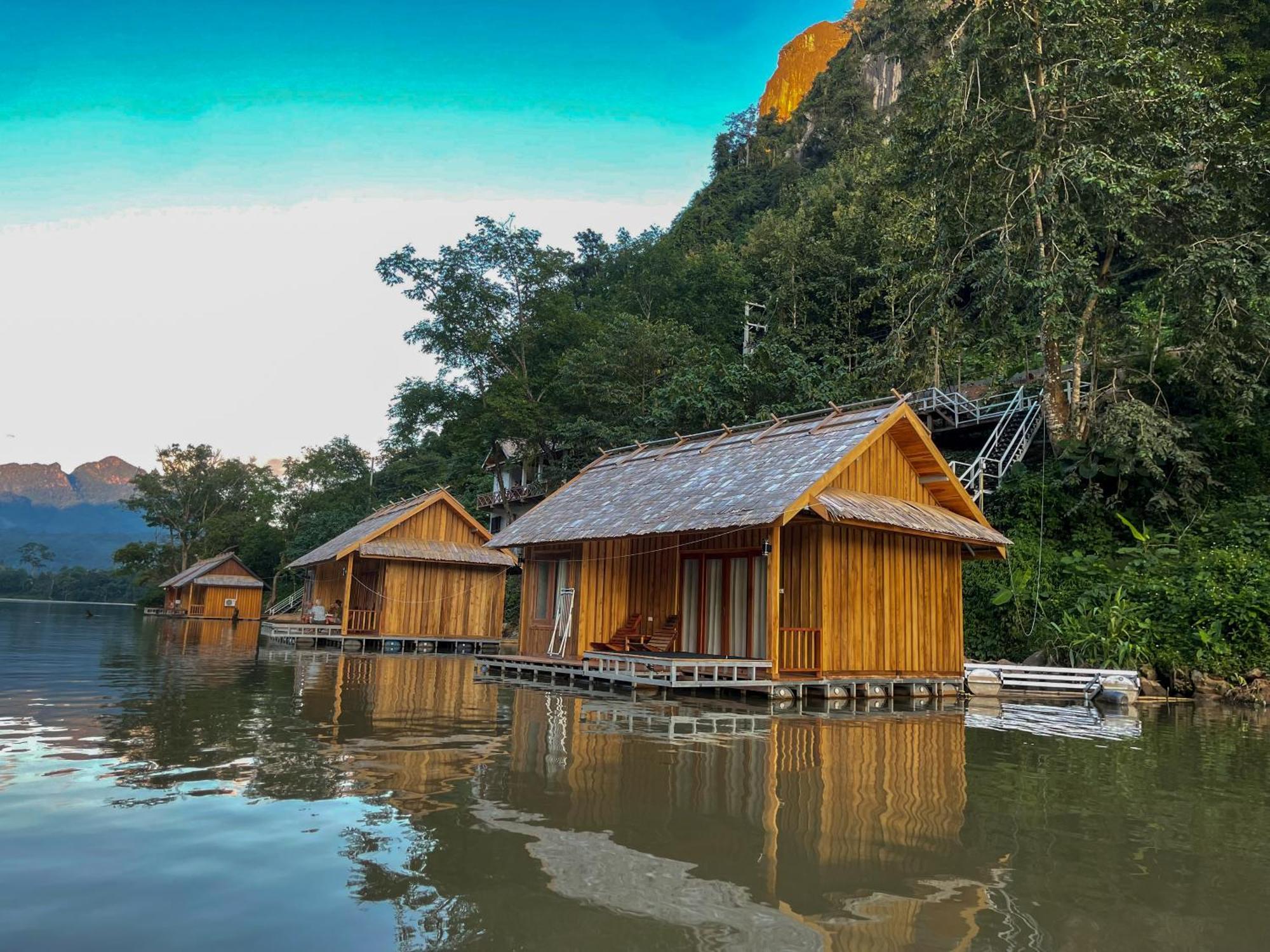 Готель Nongkhiaw The Float House Екстер'єр фото