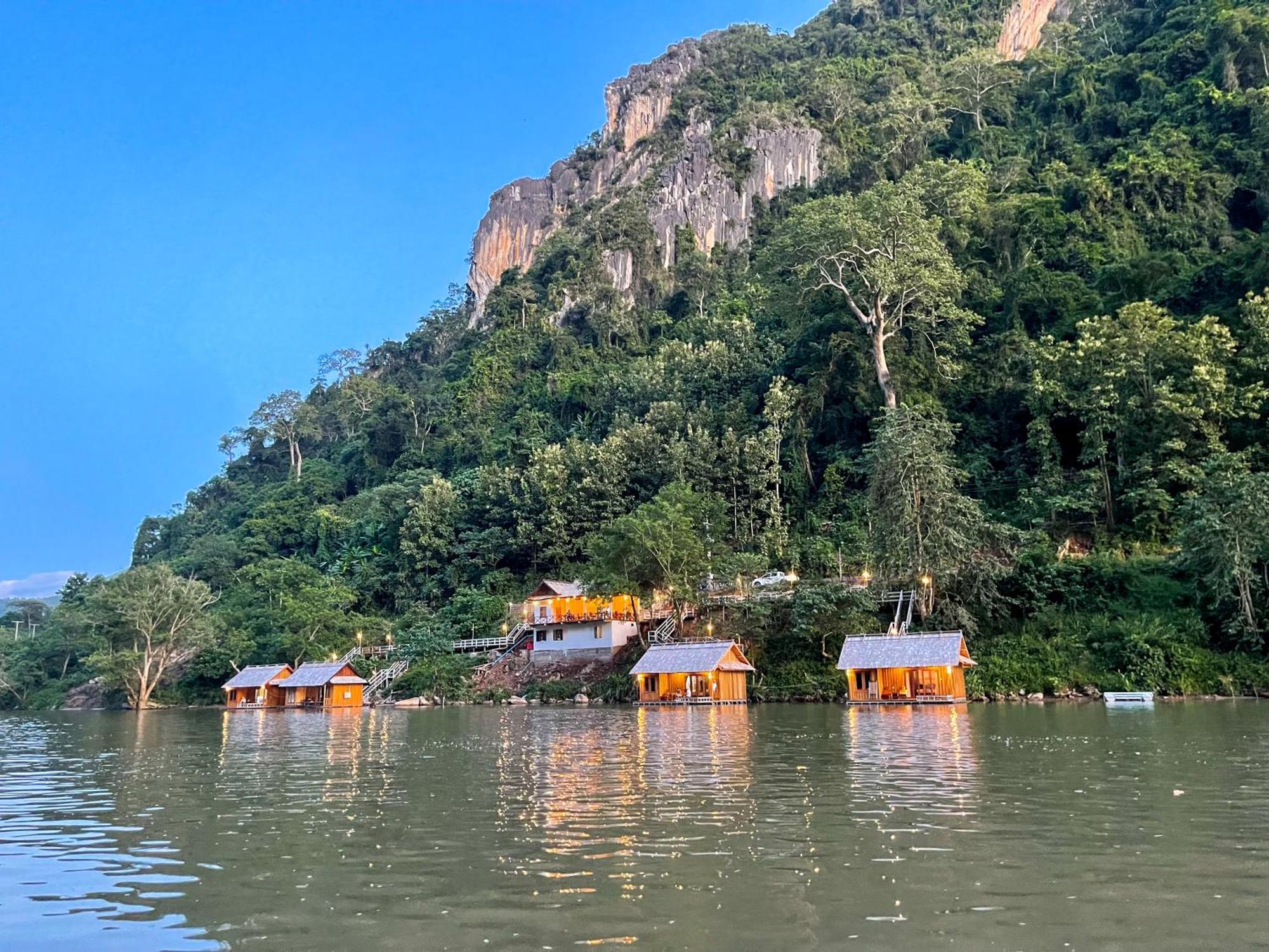 Готель Nongkhiaw The Float House Екстер'єр фото