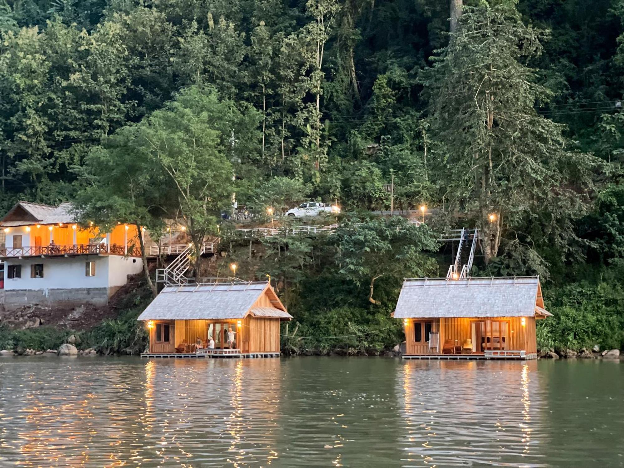 Готель Nongkhiaw The Float House Екстер'єр фото