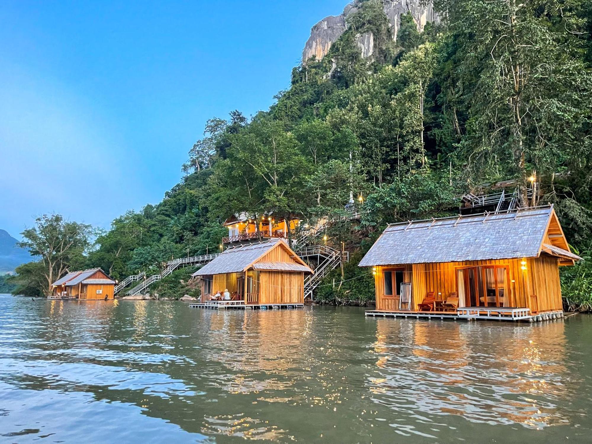 Готель Nongkhiaw The Float House Екстер'єр фото