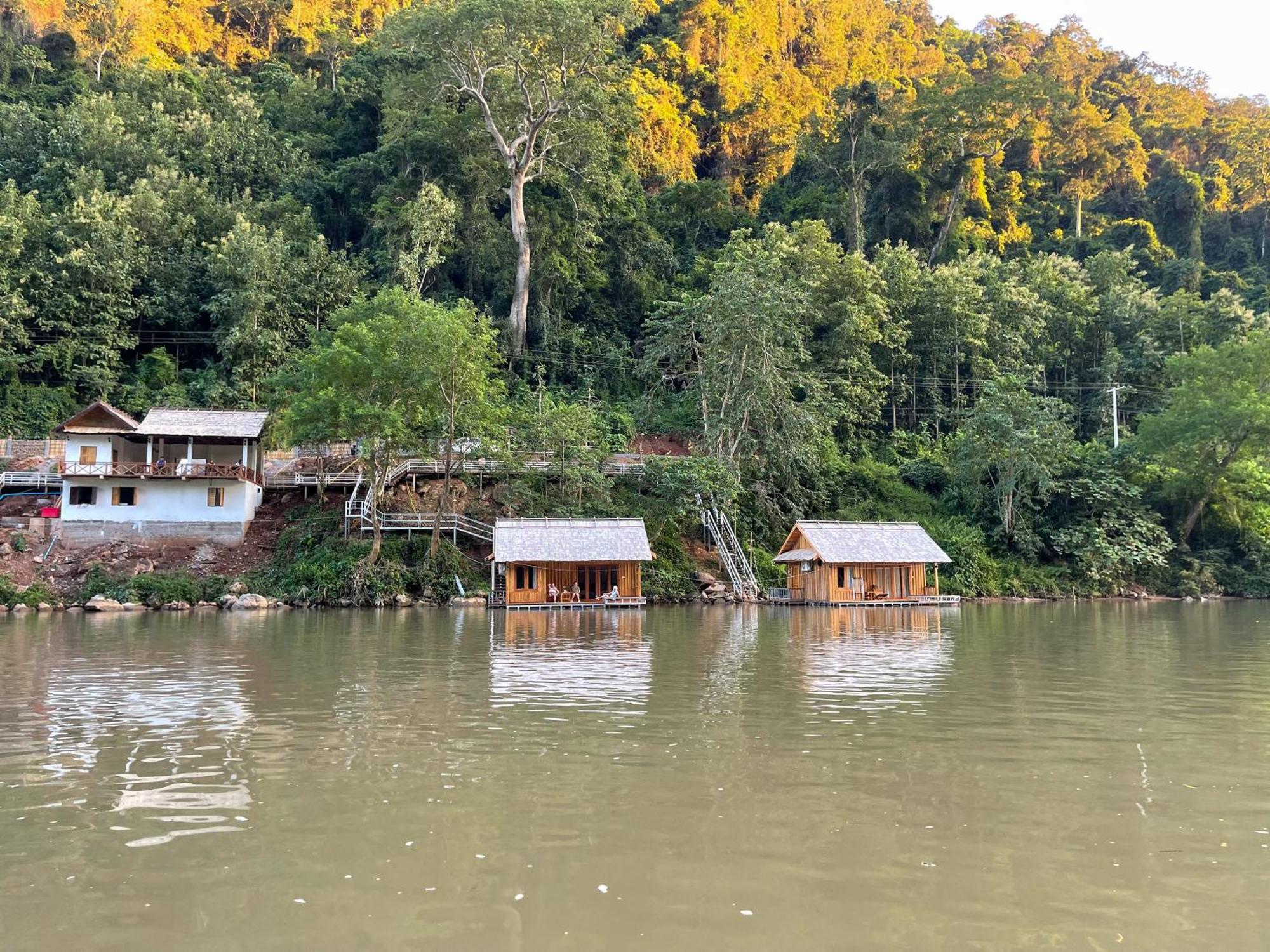Готель Nongkhiaw The Float House Екстер'єр фото