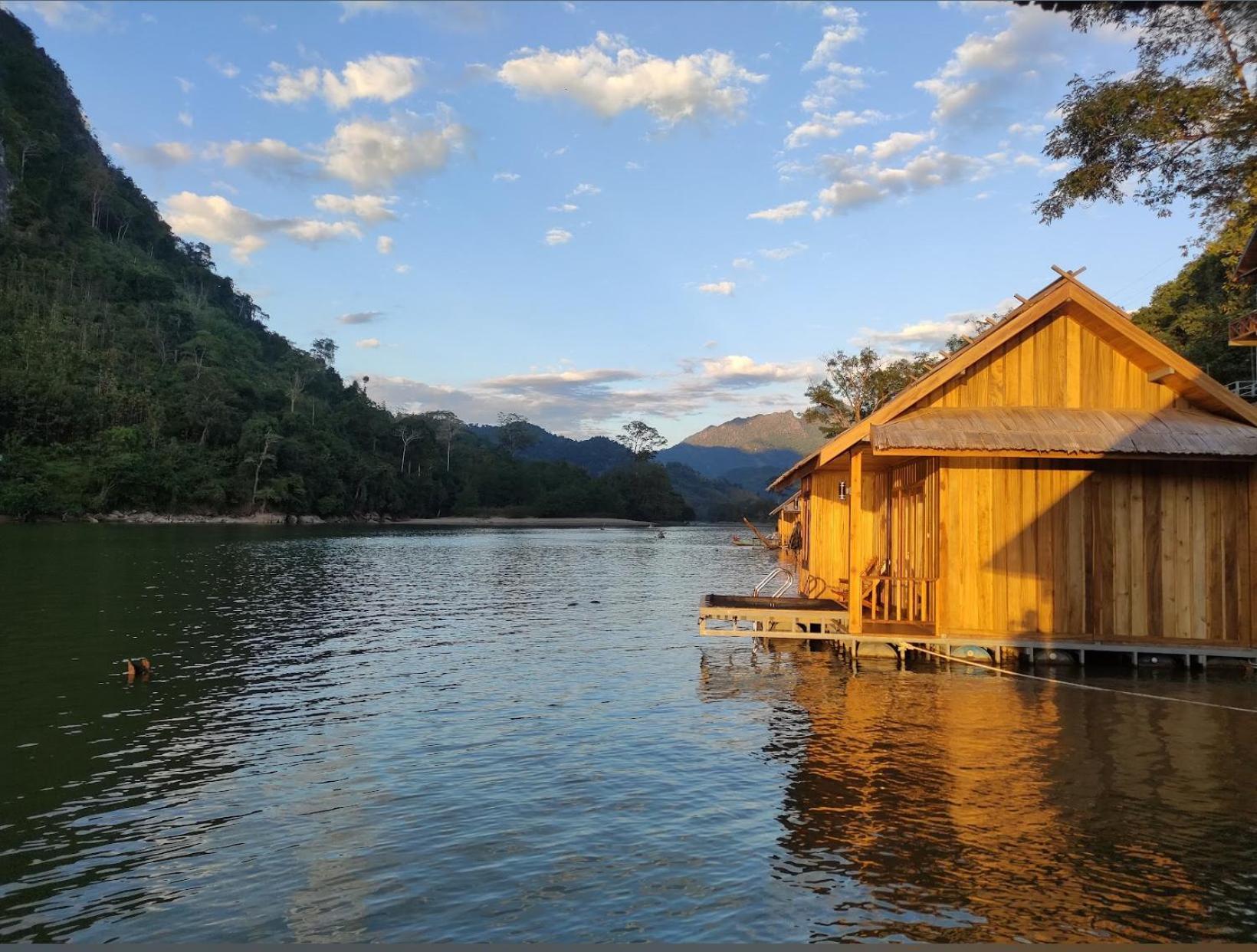 Готель Nongkhiaw The Float House Екстер'єр фото